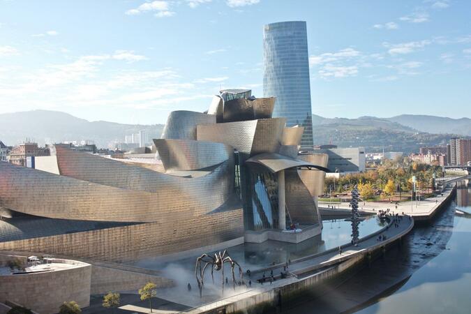 Lors de votre séjour à l'hôtel Alaïa, profitez-en pour visiter les musées du Pays Basque, comme Guggenheim à Bilbao
