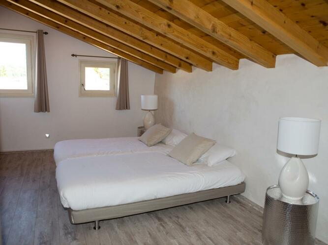 Chambre à lits jumeaux de la Maison Maïtena : location de maison au Pays Basque